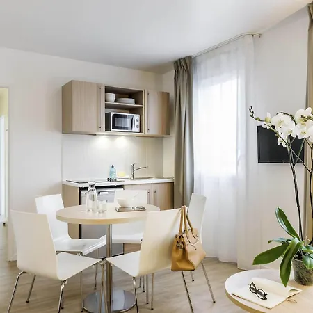Aparthotel Adagio Access Paris Clichy-3